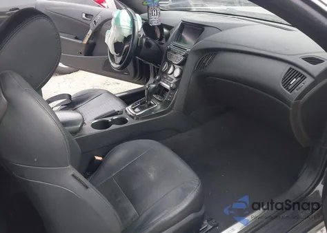 2016 Hyundai Genesis 3.8 Ultimate z USA, uszkodzony, nr VIN KMHHU6KJ2GU133325